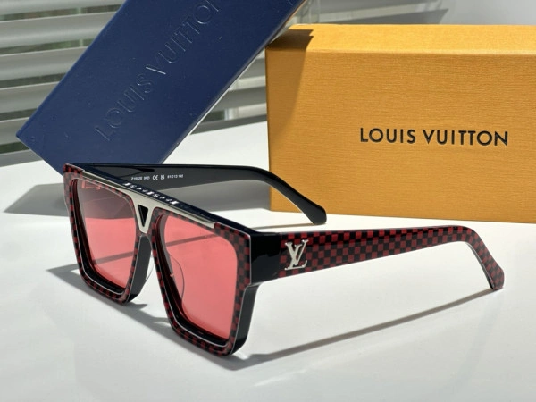 LOUVIS VUITTON SUNGLASSES 