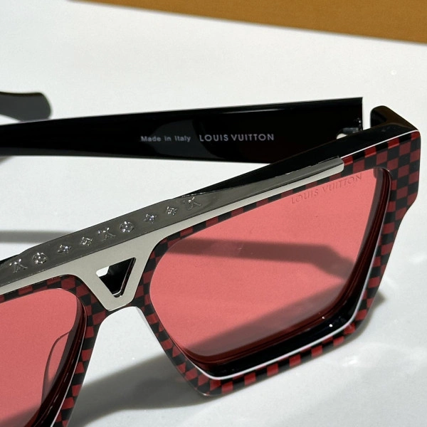 LOUVIS VUITTON SUNGLASSES 
