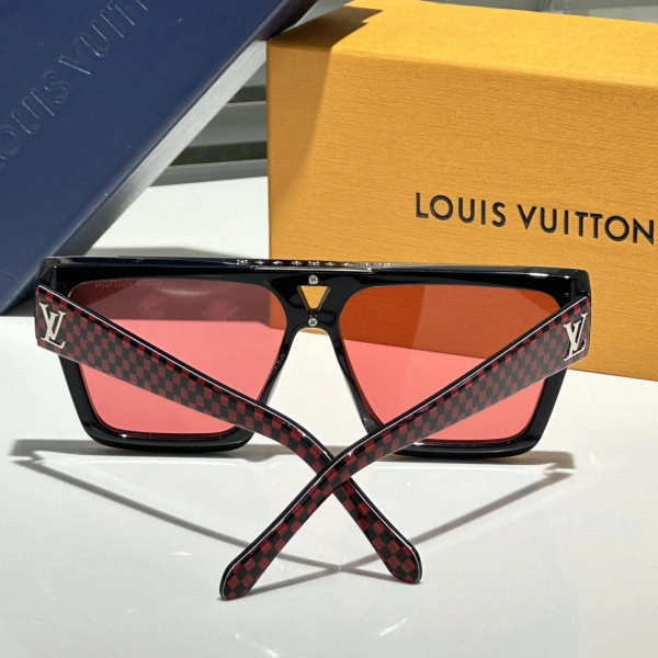 LOUVIS VUITTON SUNGLASSES 