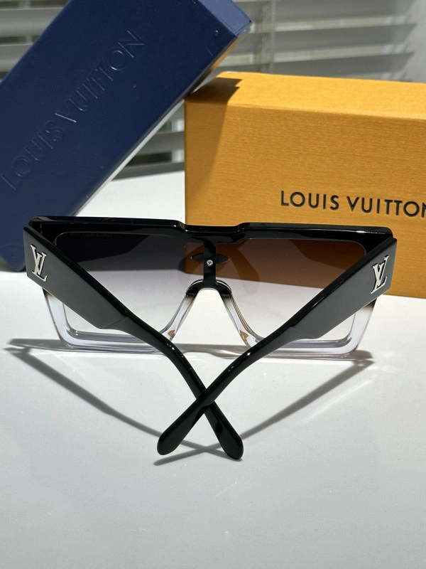 LOUVIS VUITTON SUNGLASSES