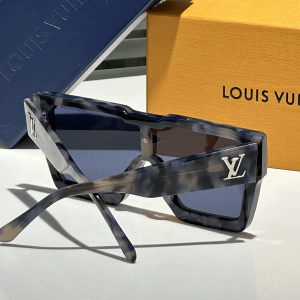 LOUVIS VUITTON SUNGLASSES 