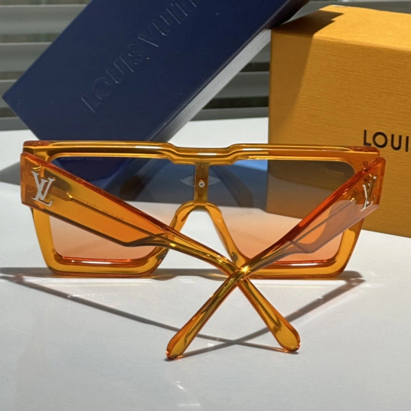 LOUVIS VUITTON SUNGLASSES