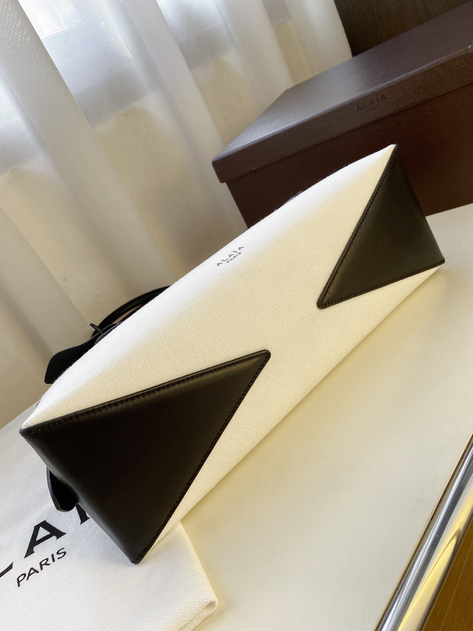 Alaia Women's Small Middle Le Teckel Canvas Leather Handle Shoulder Bag 